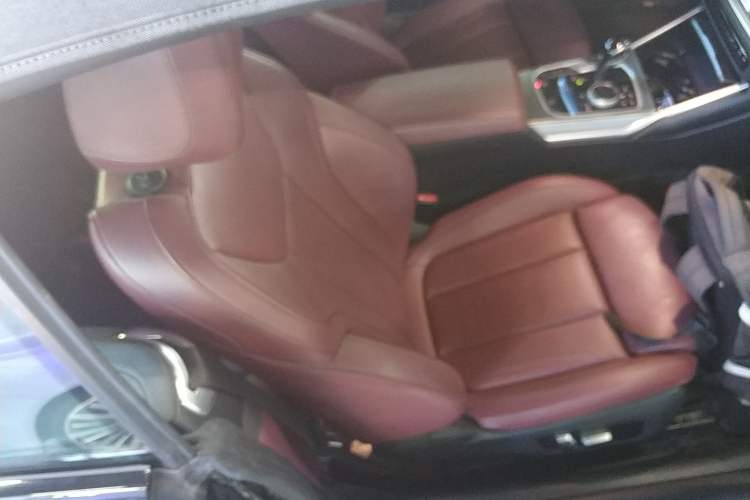 Used BMW 4 Series 2022 425i Convertible M Sport Night Edition Package Right Front Seat