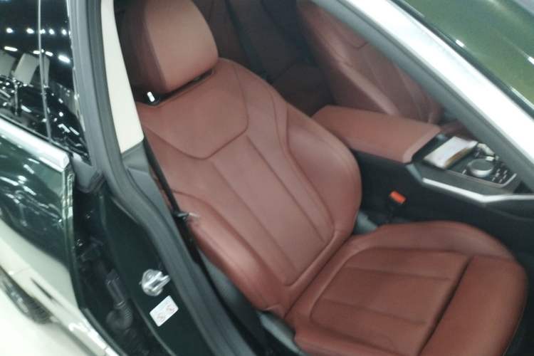 Used BMW 4 Series 2022 425i Gran Coupe M Sport Package Right Front Seat