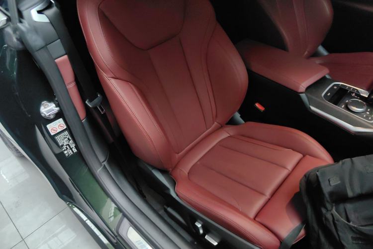 Used BMW 4 Series 2022 425i Convertible M Sport Package Right Front Seat
