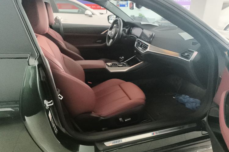 Used BMW 4 Series 2022 Revised 425i M Sport Night Edition Package Right Front Seat