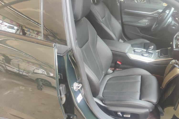 Used BMW 4 Series 2022 425i Gran Coupe M Sport Night Edition Right Front Seat