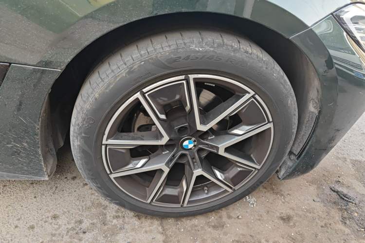 Used BMW 4 Series 2022 425i Gran Coupe M Sport Package Right Front Wheel Hub