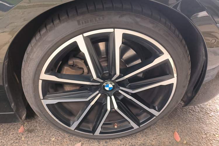 Used BMW 4 Series 2022 Second Facelift 430i M Sport Night Edition Package Right Front Wheel Hub