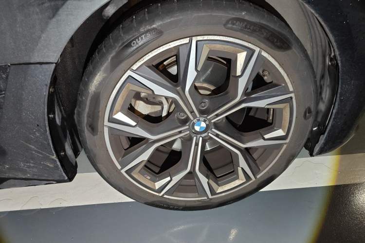 Used BMW 4 Series 2022 430i Gran Coupe M Sport Night Edition Right Front Wheel Hub