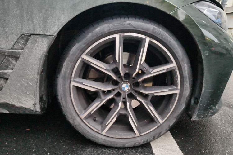 Used BMW 4 Series 2022 430i Gran Coupe M Sport Night Edition Right Front Wheel Hub