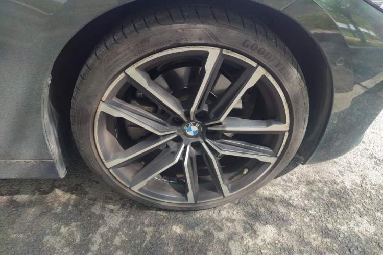 Used BMW 4 Series 2022 430i Convertible M Sport Night Edition Package Right Front Wheel Hub