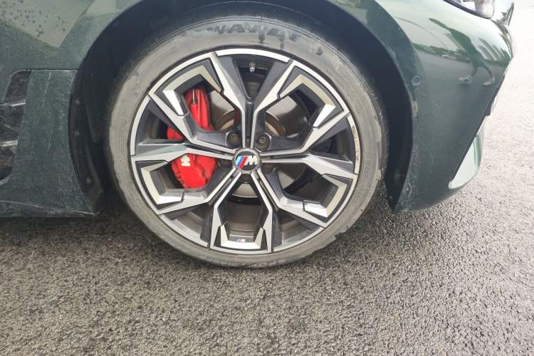Used BMW 4 Series 2022 430i Gran Coupe M Sport Night Edition Right Front Wheel Hub
