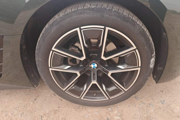 Used BMW 4 Series 2022 425i Gran Coupe M Sport Package Right Front Wheel Hub