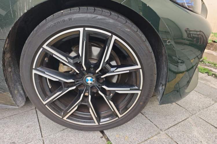 Used BMW 4 Series 2022 425i Gran Coupe M Sport Night Edition Right Front Wheel Hub