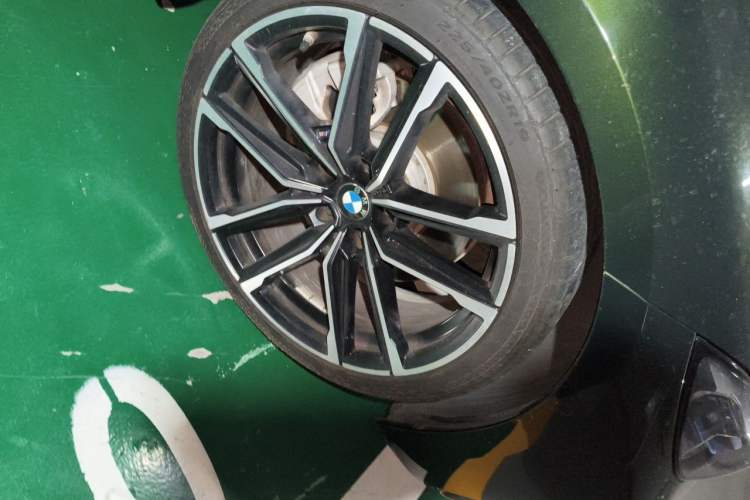 Used BMW 4 Series 2022 430i Convertible M Sport Night Edition Package Right Front Wheel Hub
