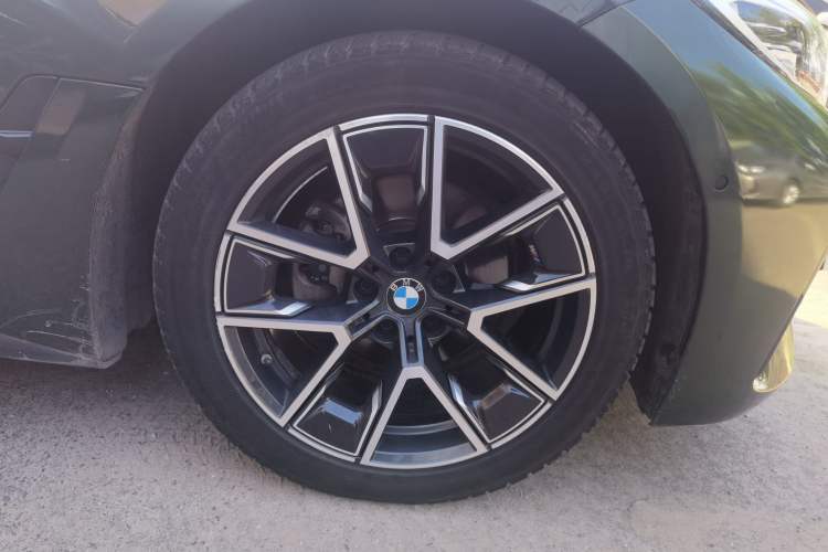 Used BMW 4 Series 2022 425i Gran Coupe M Sport Package Right Front Wheel Hub