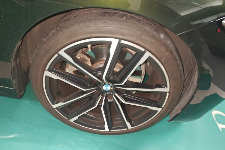 Used BMW 4 Series 2022 430i M Sport Night Edition Package Right Front Wheel Hub