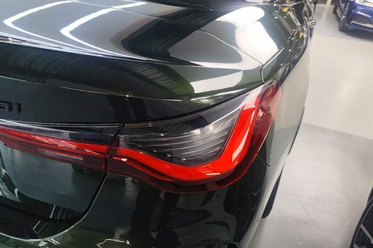 Used BMW 4 Series 2022 Second Facelift 430i Convertible M Sport Night Edition Package Right Rear Taillight