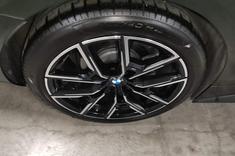 Used BMW 4 Series 2022 425i Gran Coupe M Sport Night Edition Right Rear Wheel Hub