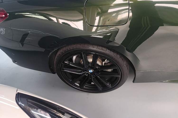 Used BMW 4 Series 2022 Second Facelift 430i Convertible M Sport Night Edition Package Right Rear Wheel Hub