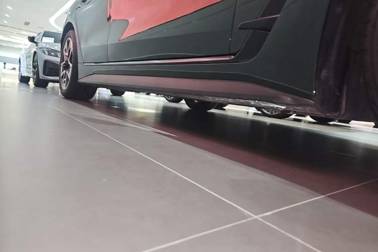 Used BMW 4 Series 2022 425i Gran Coupe M Sport Package Right Side Sill