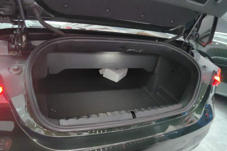 Used BMW 4 Series 2022 425i Convertible M Sport Package Trunk
