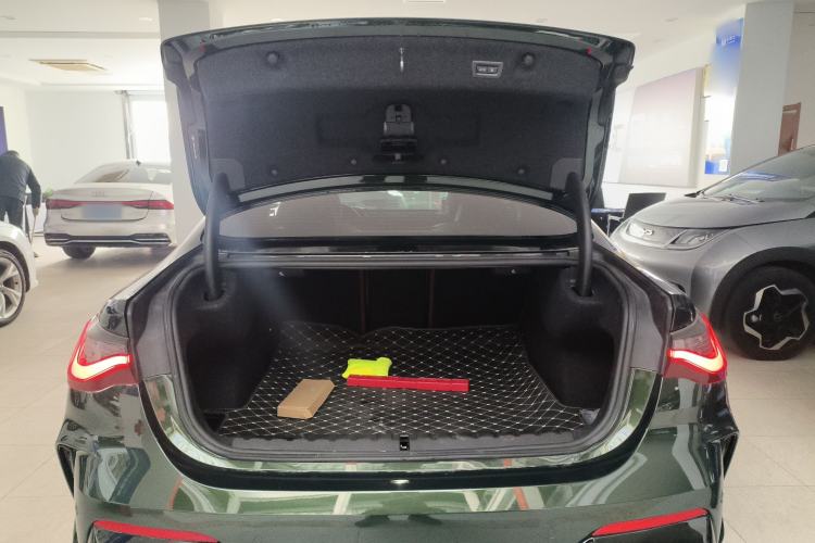 Used BMW 4 Series 2022 Revised 425i M Sport Night Edition Package Trunk
