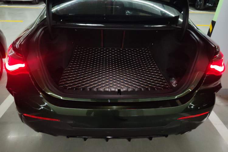 Used BMW 4 Series 2022 425i M Sport Package Trunk