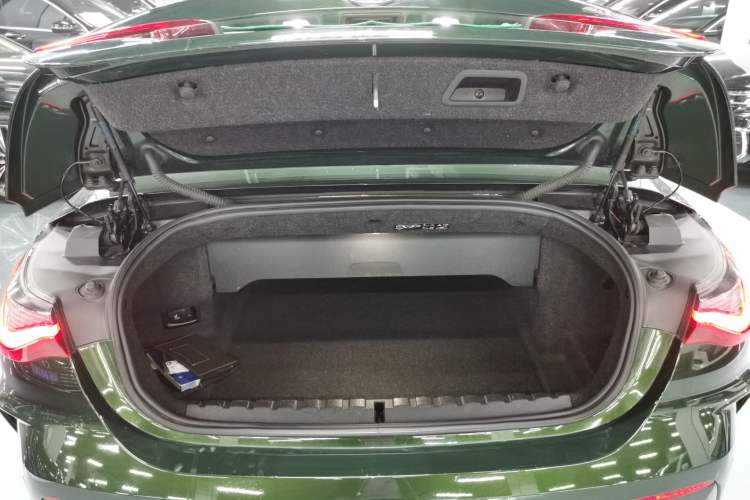 Used BMW 4 Series 2022 425i Convertible M Sport Package Trunk