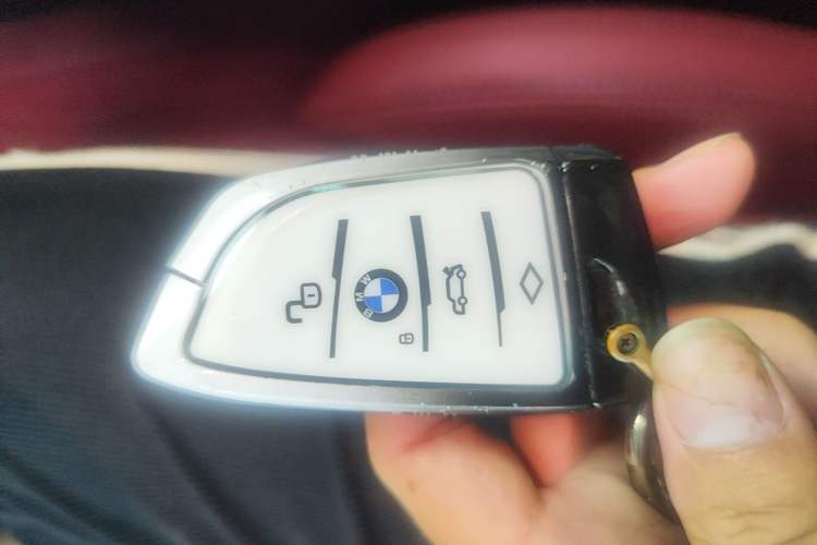 Used BMW 4 Series 2022 Second Facelift 430i Convertible M Sport Night Edition Package Vehicle Key