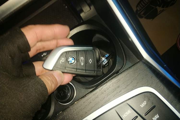 Used BMW 4 Series 2022 425i Convertible M Sport Package Vehicle Key