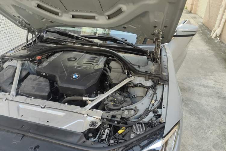 Used BMW 4 Series 2022 425i M Sport Package Engine Bay Left
