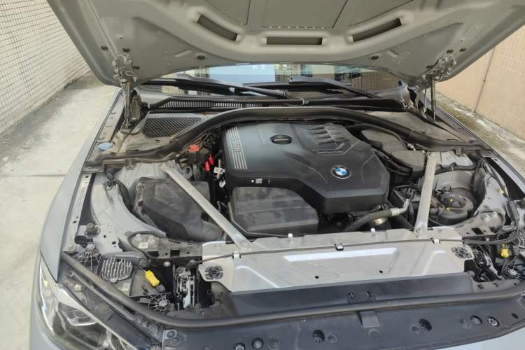 Used BMW 4 Series 2022 425i M Sport Package Engine Bay Right
