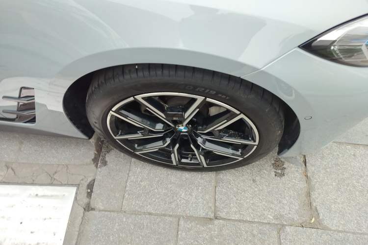Used BMW 4 Series 2022 425i Gran Coupe M Sport Night Edition Right Front Wheel Hub