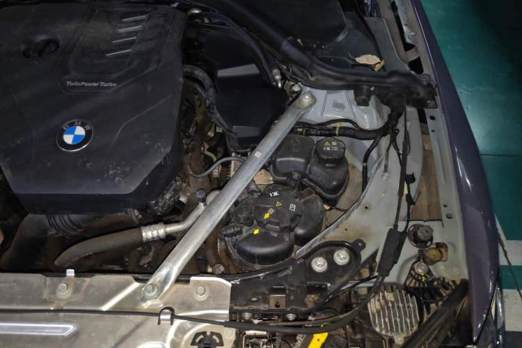 Used BMW 4 Series 2022 Second Facelift 430i M Sport Night Edition Package Engine Bay Left