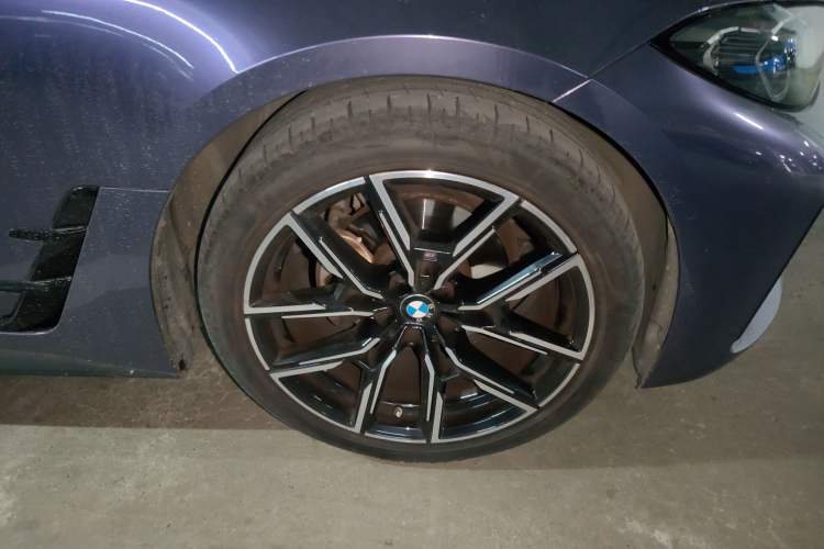 Used BMW 4 Series 2022 425i Gran Coupe M Sport Night Edition Right Front Wheel Hub
