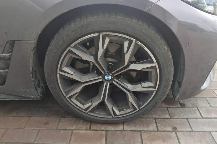 Used BMW 4 Series 2022 430i Gran Coupe M Sport Night Edition Right Front Wheel Hub