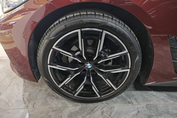 Used BMW 4 Series 2022 425i Gran Coupe M Sport Night Edition Left Front Wheel Hub
