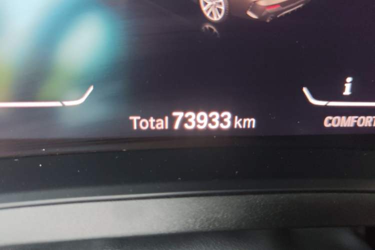 Used BMW 4 Series 2022 425i Convertible M Sport Package Odometer Close Up