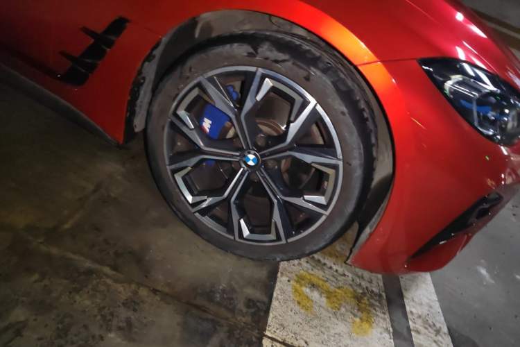 Used BMW 4 Series 2022 430i Gran Coupe M Sport Night Edition Right Front Wheel Hub
