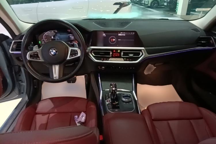 Used BMW 4 Series 2022 425i M Sport Package Center Console