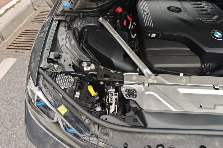 Used BMW 4 Series 2022 Second Facelift 430i M Sport Night Edition Package Engine Bay Right