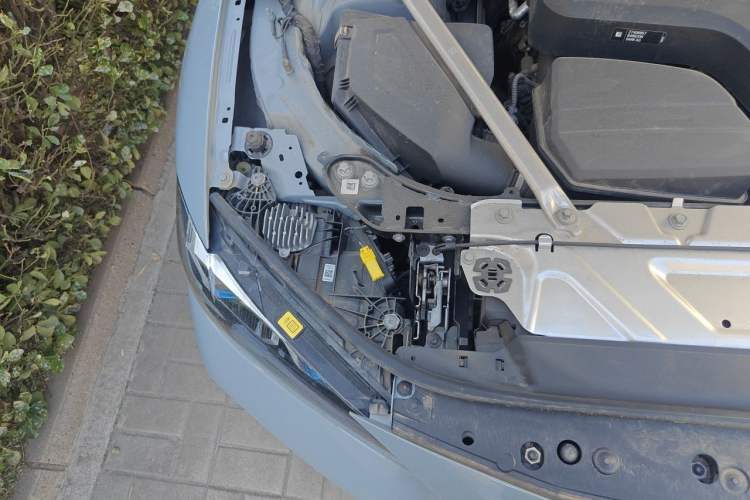 Used BMW 4 Series 2022 Second Facelift 430i Convertible M Sport Night Edition Package Engine Bay Right