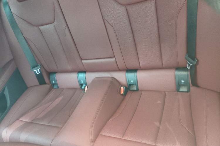 Used BMW 4 Series 2022 Revised 425i M Sport Night Edition Package Interior 4