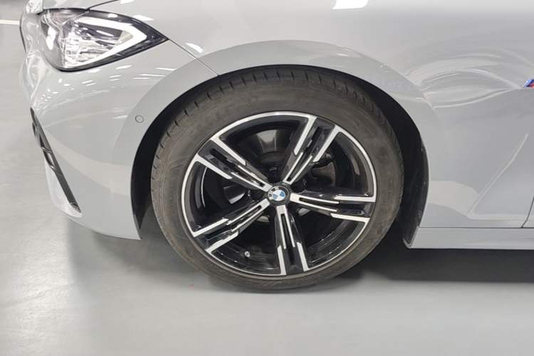 Used BMW 4 Series 2022 425i M Sport Package Left Front Wheel Hub