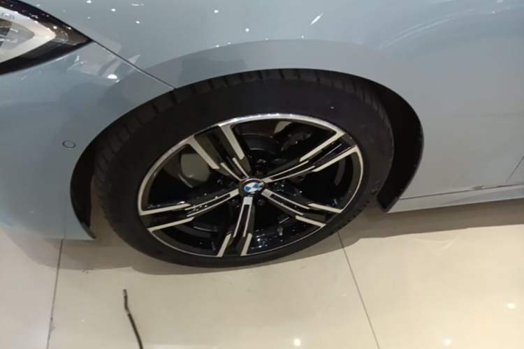 Used BMW 4 Series 2022 425i M Sport Package Left Front Wheel Hub