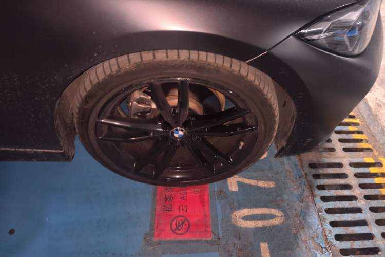 Used BMW 4 Series 2022 425i Convertible M Sport Night Edition Package Right Front Wheel Hub