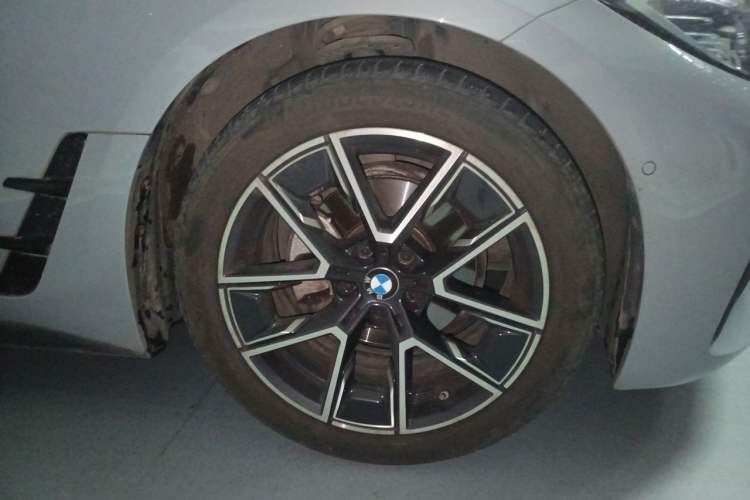 Used BMW 4 Series 2022 425i Gran Coupe M Sport Package Right Front Wheel Hub