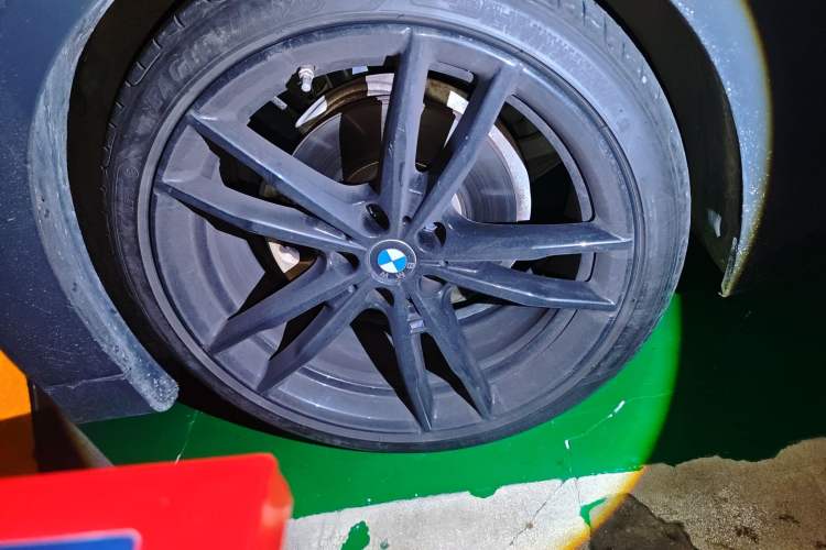 Used BMW 4 Series 2022 Revised 425i Convertible M Sport Night Edition Package Right Front Wheel Hub