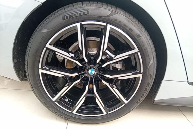 Used BMW 4 Series 2022 425i Gran Coupe M Sport Night Edition Right Rear Wheel Hub