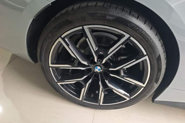 Used BMW 4 Series 2022 425i Gran Coupe M Sport Night Edition Right Rear Wheel Hub