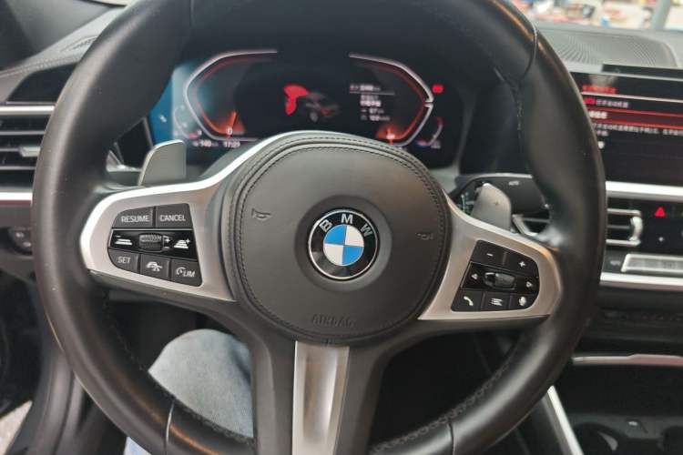 Used BMW 4 Series 2022 Second Facelift 430i M Sport Night Edition Package Steering Wheel