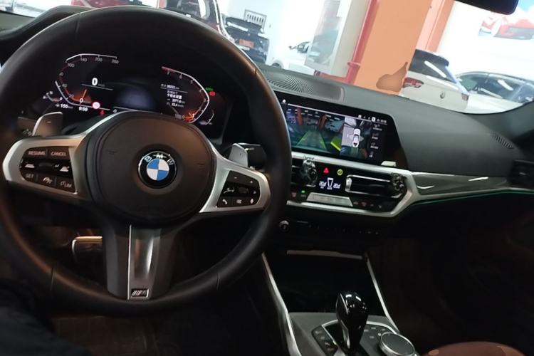 Used BMW 4 Series 2022 Second Facelift 430i M Sport Night Edition Package Center Console
