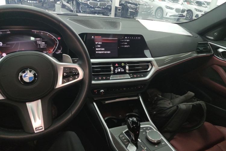 Used BMW 4 Series 2022 Second Facelift 430i M Sport Night Edition Package Center Console