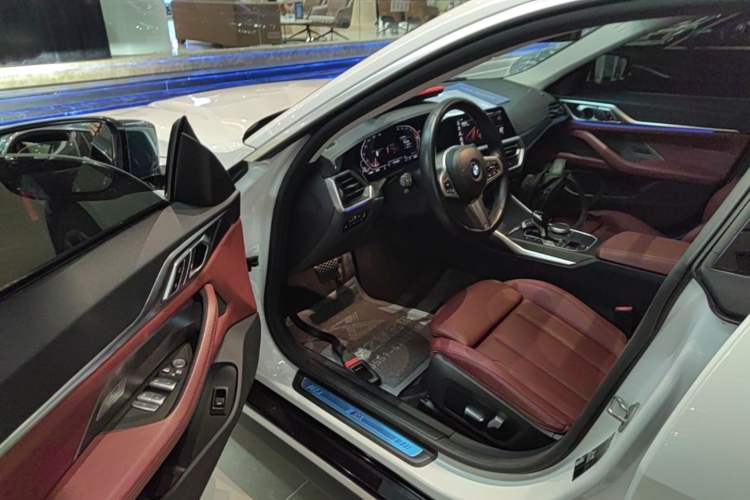Used BMW 4 Series 2022 425i Gran Coupe M Sport Package Driver Seat